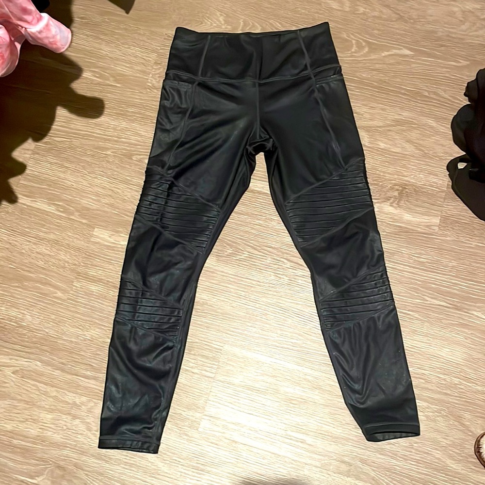 Chrome/gray Athleta inclination Moto tight!